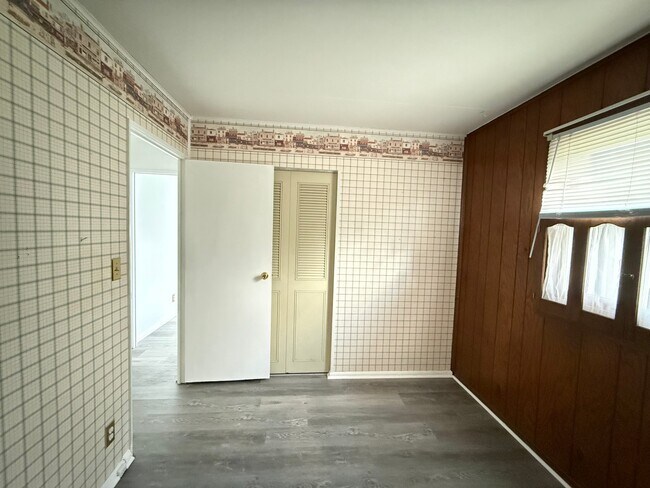 Photo - 246 Schilling St