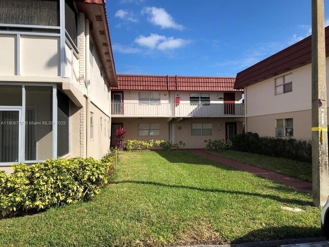 Building Photo - 591 Saxony M Unit 591 Rental