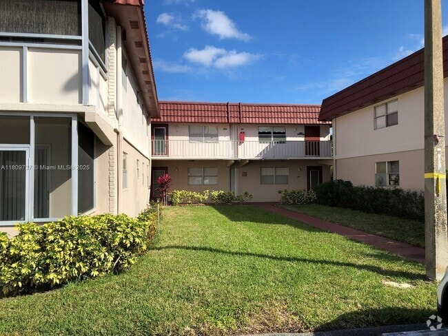 Building Photo - 591 Saxony M Unit 591 Rental