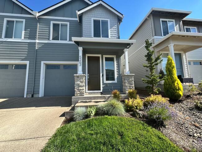 Building Photo - Like-New Townhome in Ponderosa Ridge – North Corvallis | Beautifully Landscaping