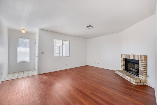 Photo - Cute and cozy 2 bedroom with all appliances Unit 4