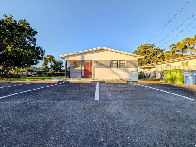 Photo - 512 SW 7th St Unit 1-4