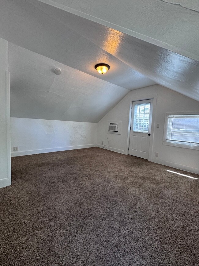 Photo - 712 Church St