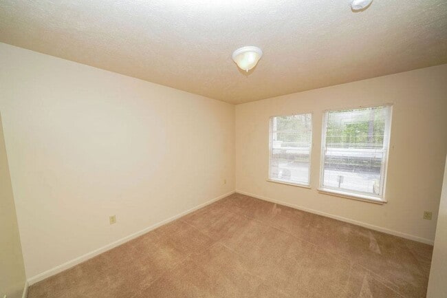 Dupont Lakes Apartments