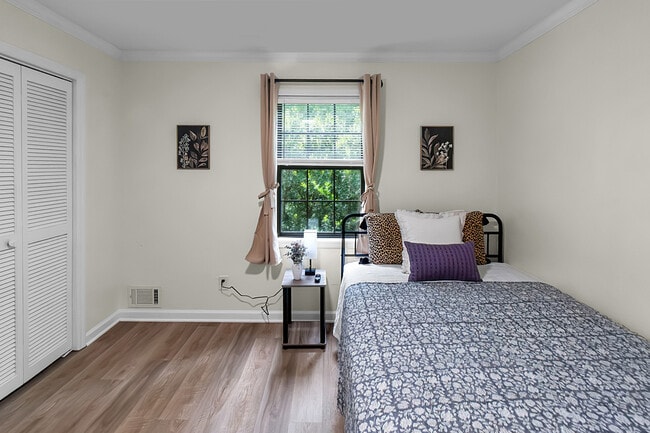 Photo - 1812 Wiggins Cir SW