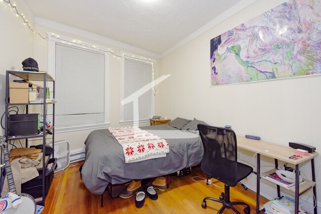 Photo - 2Br/1Bth, Right on Green Line E, walk to Green Line D. Great location!!