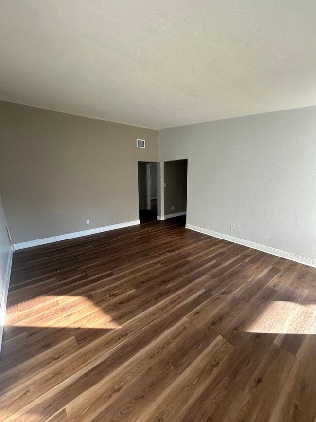 Photo - 1503 Noble Pl