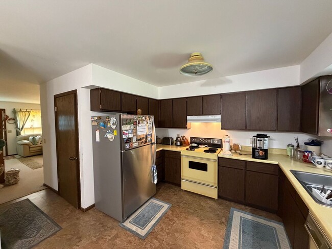 Photo - 2 Bed 1 Bath Side By Side Duplex in Port Edwards