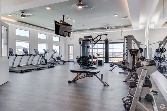 Fitness Center - Longbow