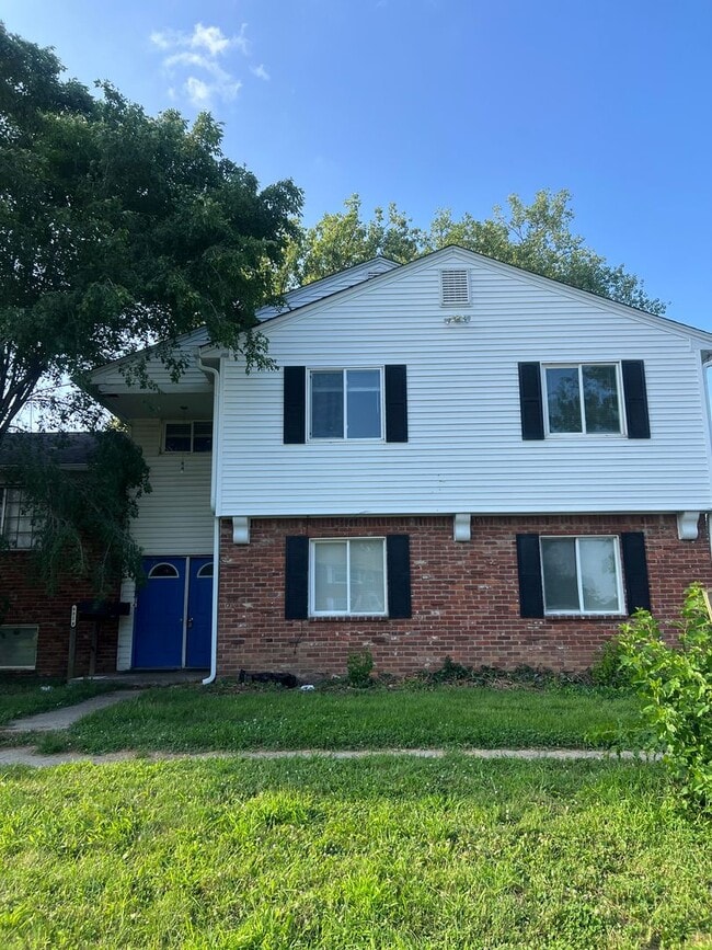 Building Photo - 6028 Laurel Hall Dr Unit 6028 Laurel Hall Dr #3