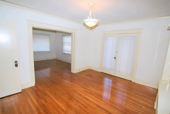 Photo - Charming Upstairs 1BR with Vintage Appeal in Alamitos Beach Unit 1222 E 1st St
