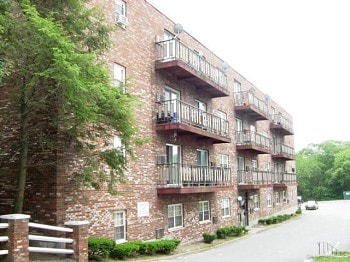 Primary Photo - 605 Broad St