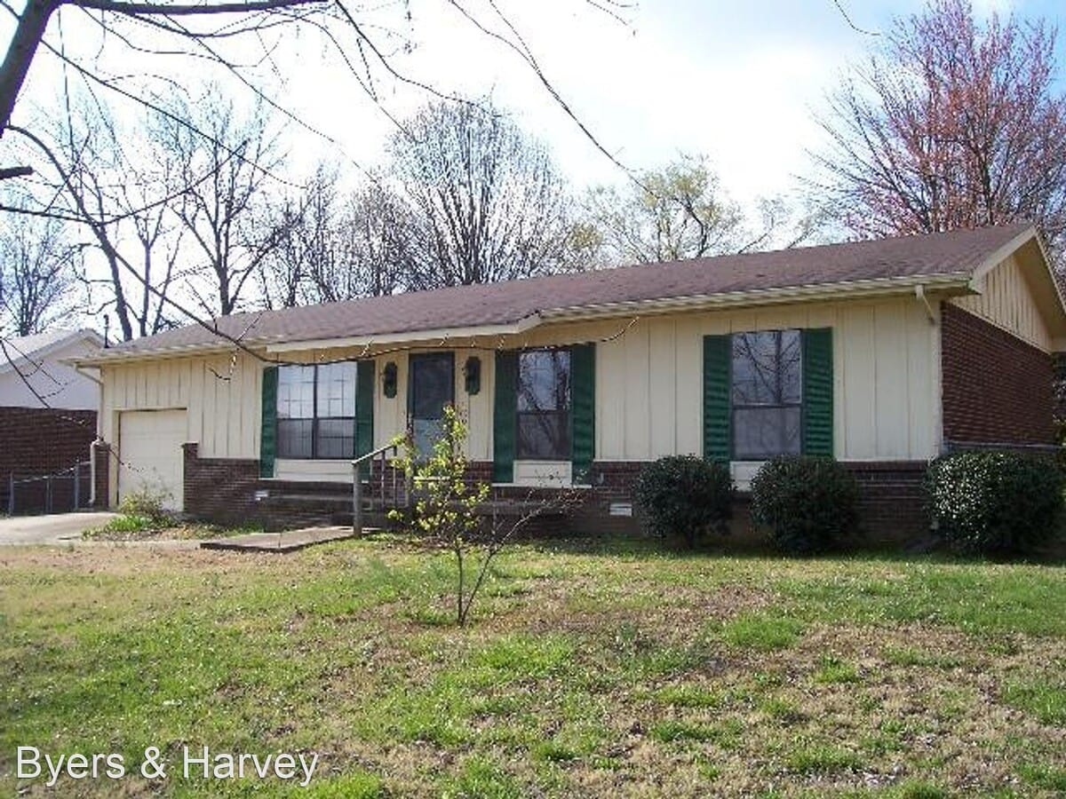 3 br, 1.5 bath House - 278 Lafayette Road - 3 br, 1.5 bath House - 278 Lafayette Road