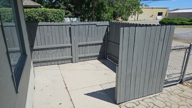 Photo - 128 Rhea Ln