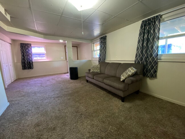 Building Photo - 923 N 7th St Unit B