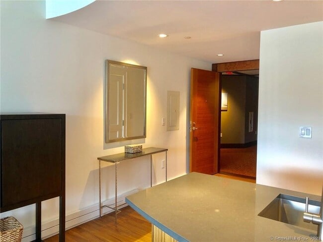 Photo - 5 Church Ln Unit 410