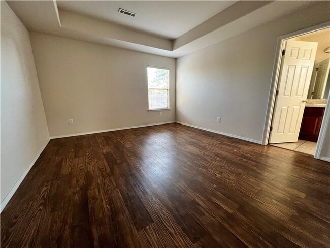 Photo - 105 E Southpointe Ave