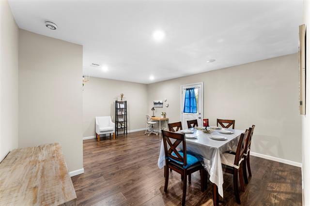 Photo - 2426 Cloverdale St