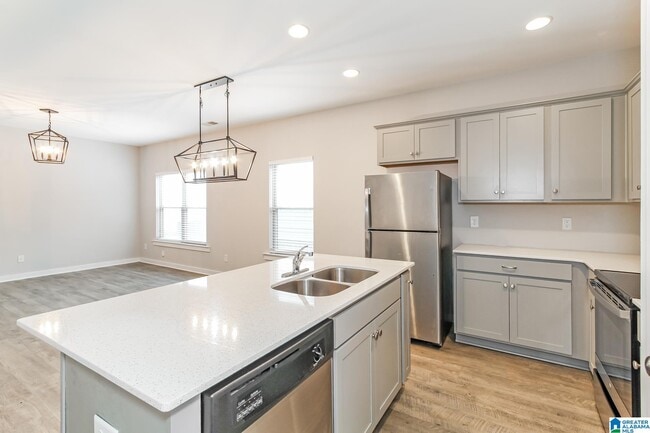 Photo - 151 Park Dr N