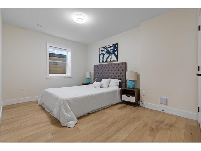 Photo - 20162-20182 82 Ave