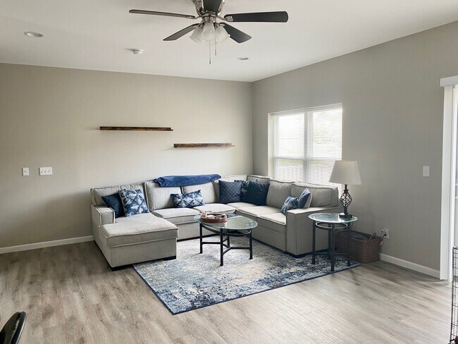 Photo - 113 Manchester Dr