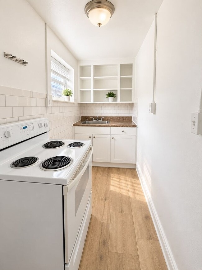 840 NW 10th St Unit 8