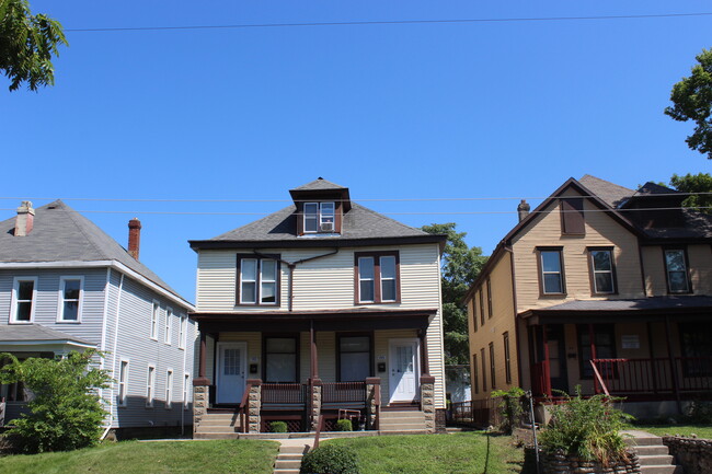 Front House - 88 W Maynard Ave Townhome