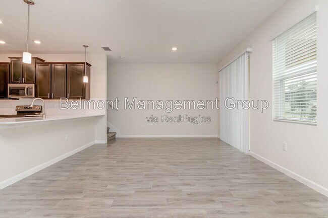 Photo - 9311 Tecumseh Dr