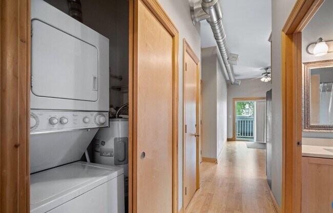 Photo - 1641 N Franklin Pl Unidad 3