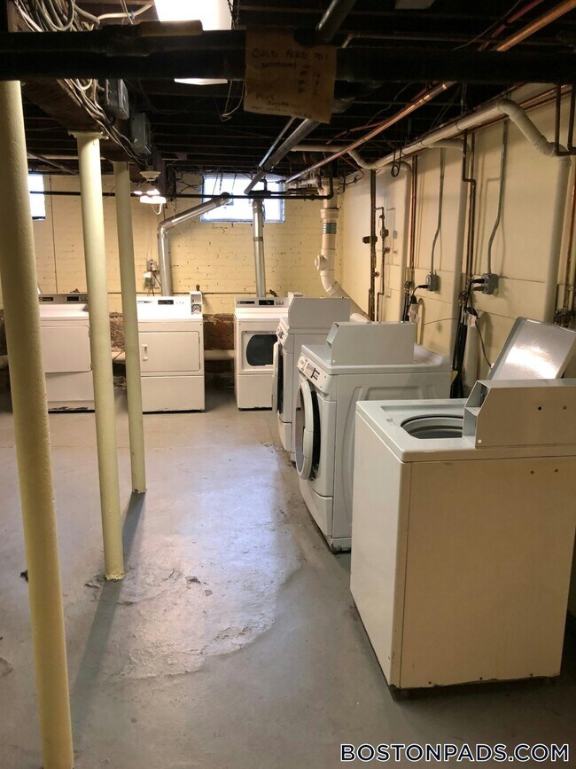 233 Lafayette St Unit 16
