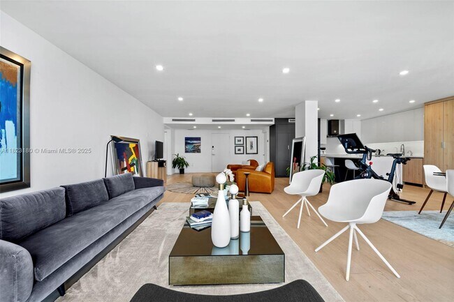 Photo - 9111 E Bay Harbor Dr Unit 4