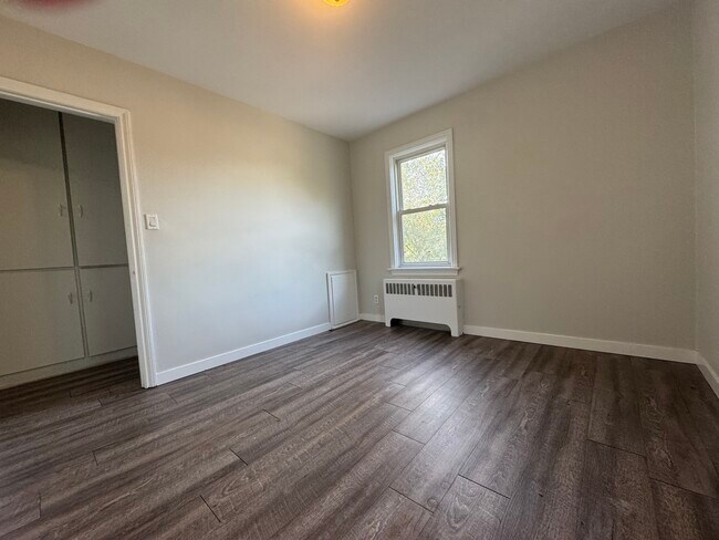 Photo - 1 Bedroom 1 Bathroom Apartment! Unit 10