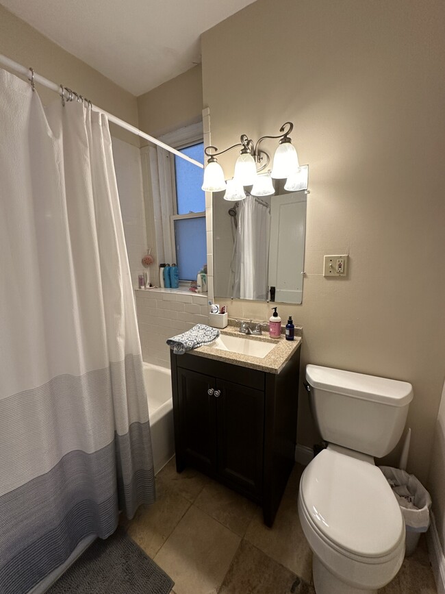 Photo - 1198 Commonwealth Ave Unidad 1