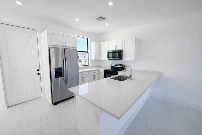 Photo - 1125-1127 Homer Ave S Unit 1127