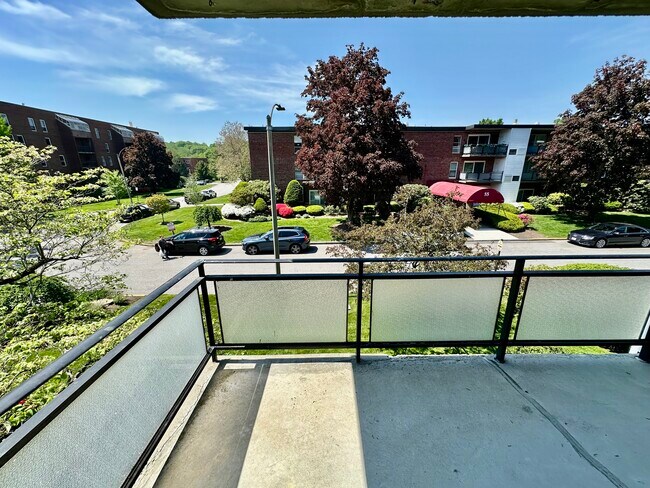 44 Broadlawn Park