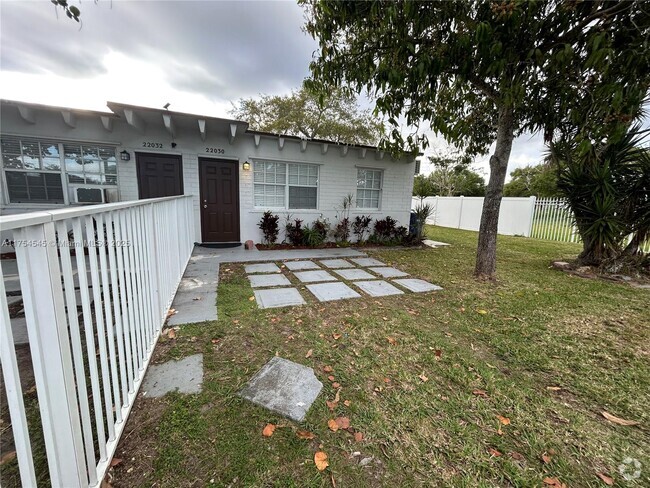Building Photo - 22030 SW 122nd Ave Unit 22030 Rental