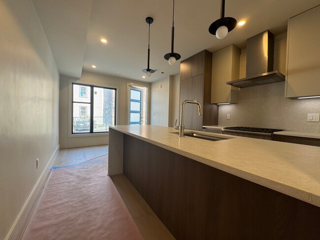 Building Photo - 300 Franklin St Unit 2 Rental
