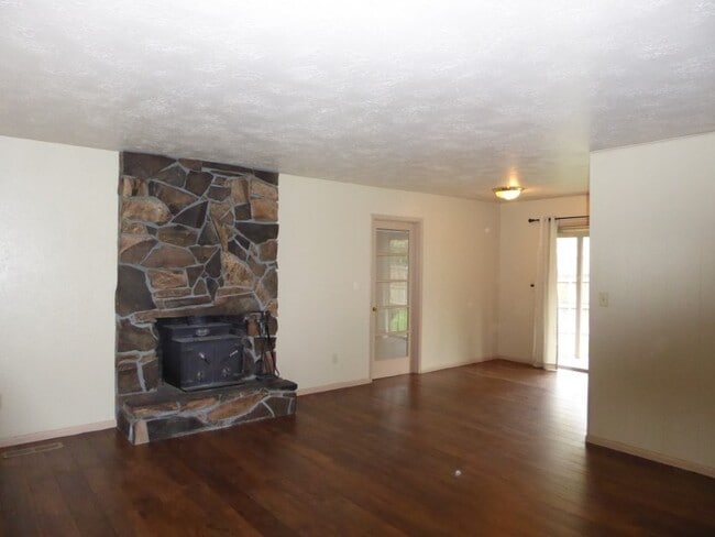 Photo - 157 SE Craven Rd