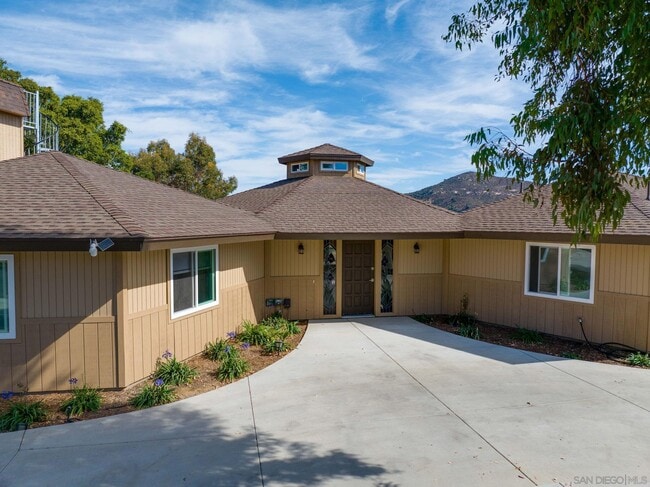 Photo - 2916 Anaheim St