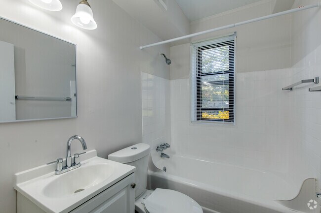 1BR, 1BA - 650SF