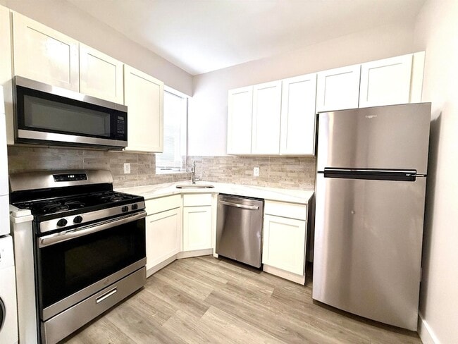 Photo - 6002 Hudson Ave Unit 3