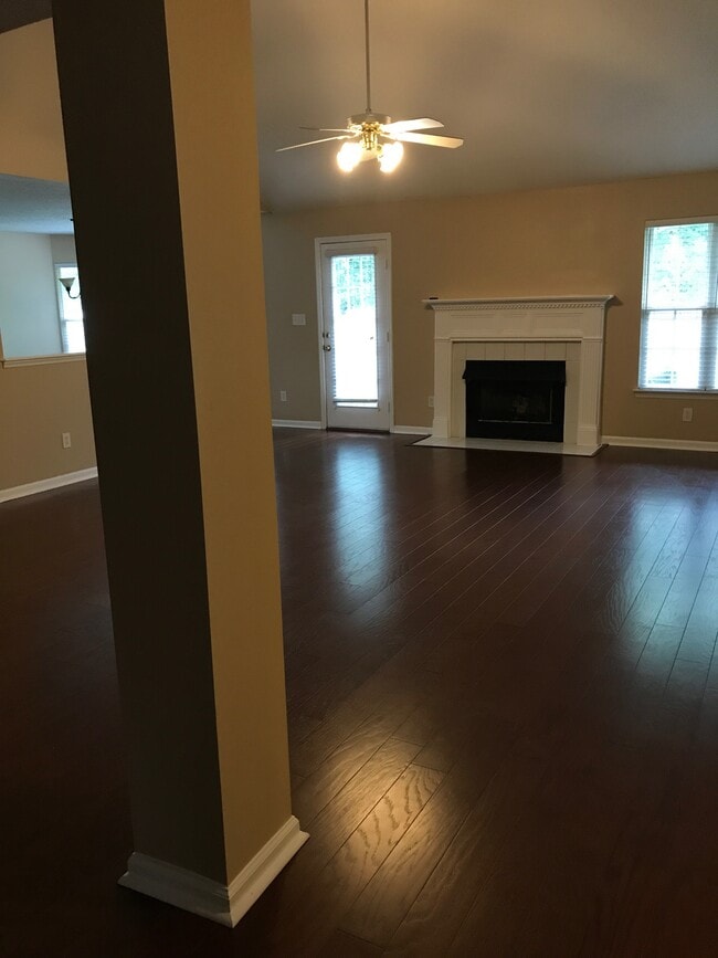 Photo - 110 Bridgeway Ln