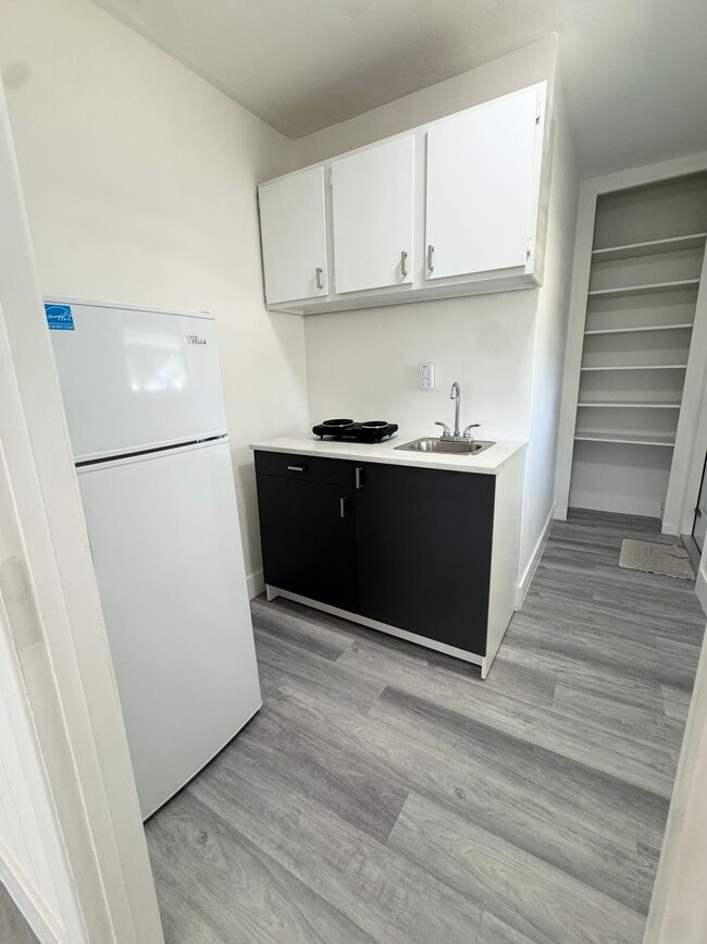 Photo - 1030 Superior St Unit Back Apartment