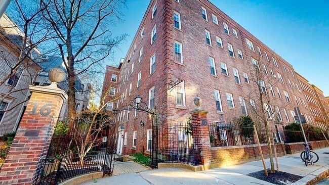 Building Photo - 16 Chauncy St Unit 24