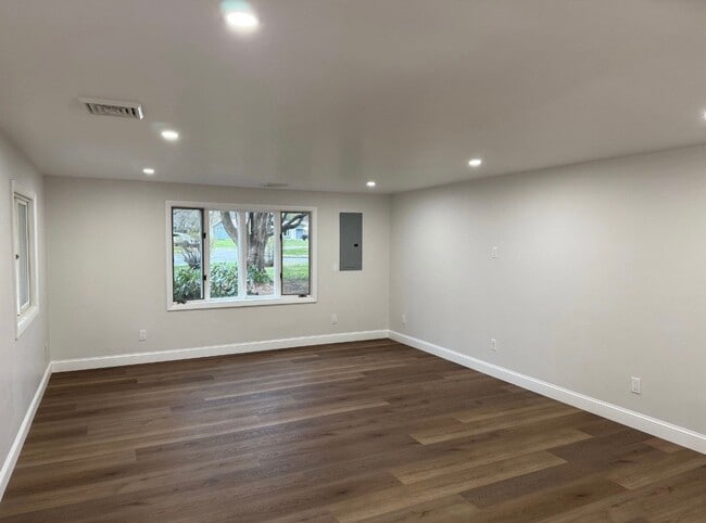 Photo - 36 Brownlea Rd