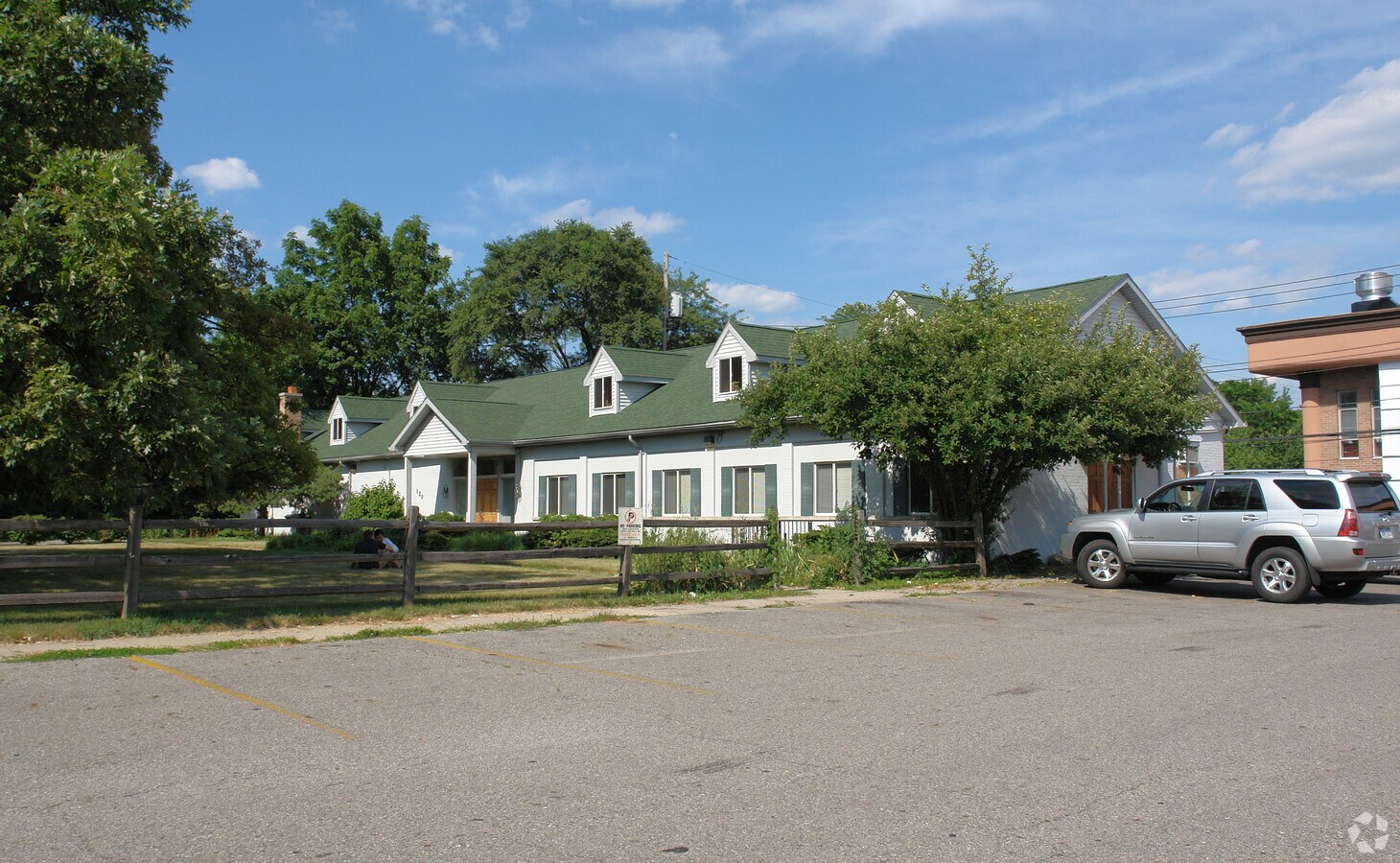 Photo - 120 Spartan Ave Apartments
