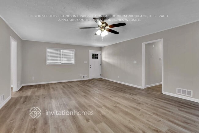 Photo - 835 Brompton Ct NW