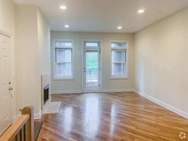 Building Photo - 2334 N Greenview Ave Unit 2334-1 Rental