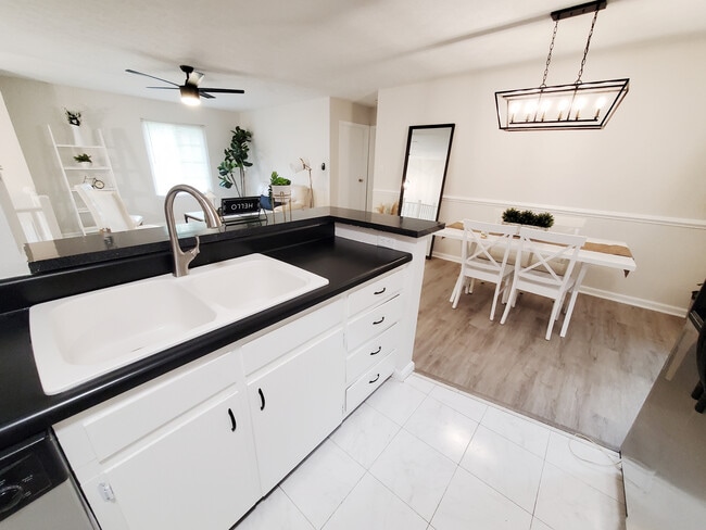 Room in House on Henslowe Dr