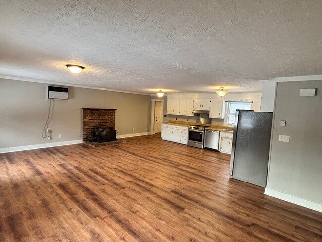 Área de estar de concepto abierto - 21116 Wells St